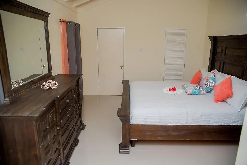 Entire Residential Home • Trelawny• Smalls Villa Florence Hall Jamajka